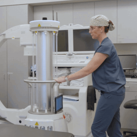 Robot de Luz UV-C que permite la descontaminación de las areas limpias